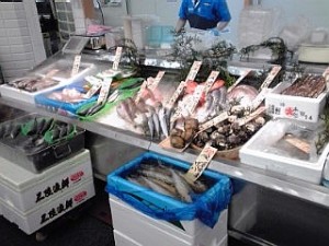 2013_08_24_港北みなも_山助_陳列台1