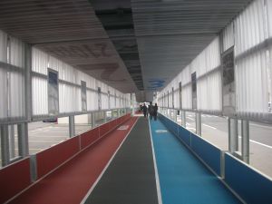 2015_05_18_01_成田空港_第三ターミナル連絡通路
